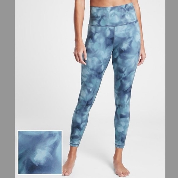 Athleta Pants - NWT Athleta Elation 7/8 Printed Tight Size Small